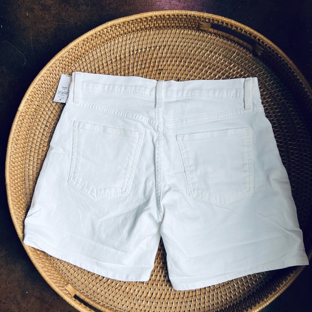 New Gap white shorts GIRLFRIEND MID RISE 27/4P new with tags - Picture 4 of 7